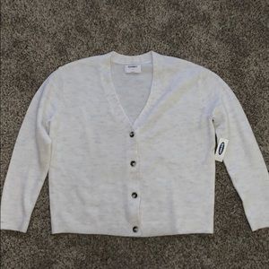 Women’s Soft White Sweater, Size Medium.